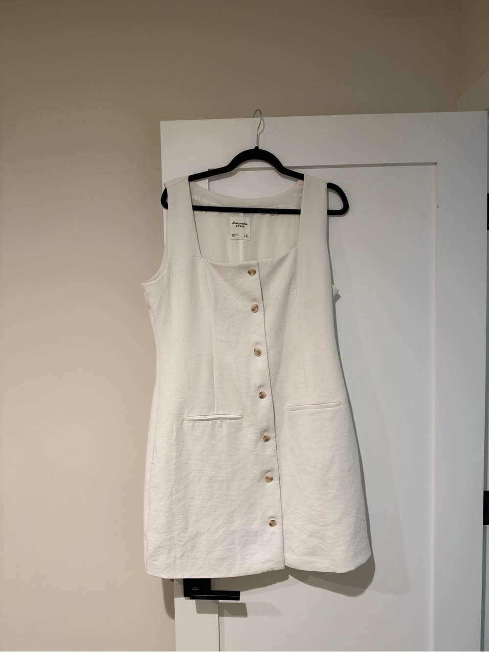 Abercrombie Classic White Button-Front Sleeveless Dress